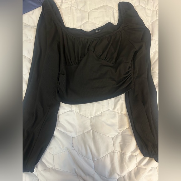 Black Long Sleeve Crop Top - Picture 2 of 2